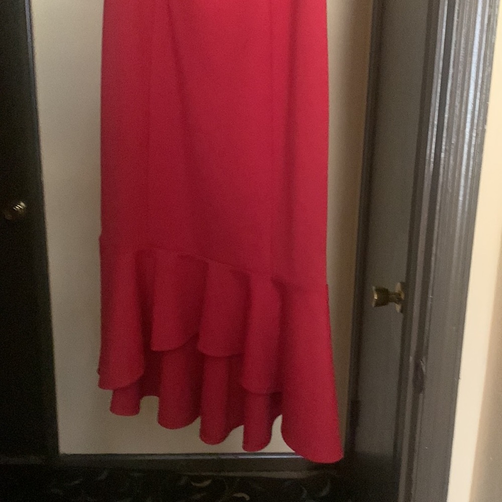 Red dress - Picture 2 of 4